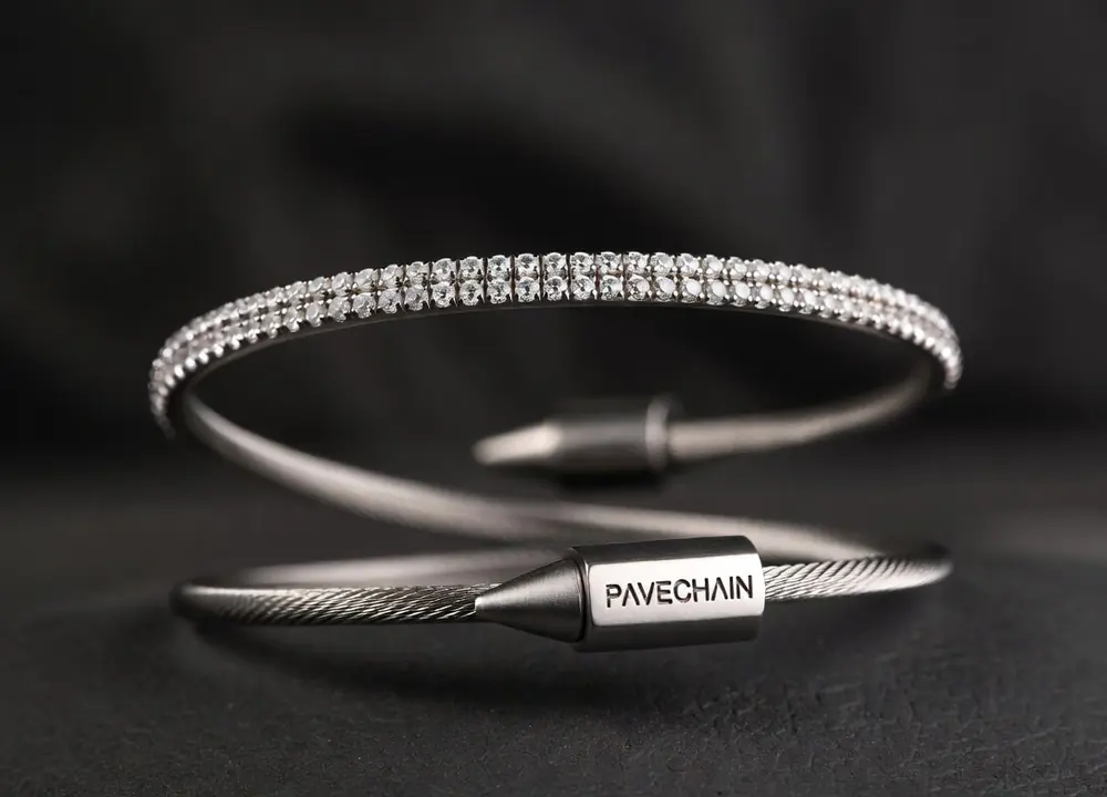 Mechanical cuff detail